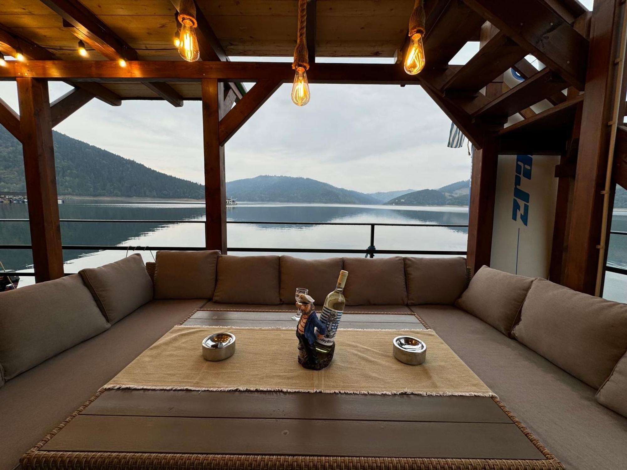 Holiday Bicaz Bungalows On The Lake Exterior foto